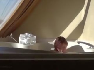 Склонен към флиртуване тийн 18yo азиатки: hot-tub закачка машина