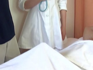 Ázsiai healer baszik kettő chaps -ban a kórház