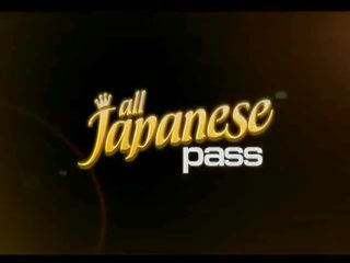 Lahat hapon pumasa: matamis asyano femme fatale makakakuha ng puke played sa pangsalsal na bibrador.