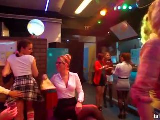 Leszbikus clubbers jelentkeznek szar -ban nyilvános